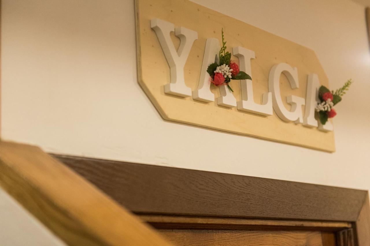 Albergue "La Yalga" Queruas エクステリア 写真